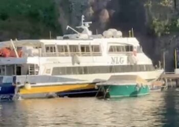 Sorrento. Nave urta le imbarcazioni ormeggiate nel porto