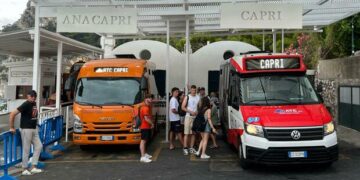 Svolta digitale a Capri: da metà giugno bus ATC solo con carta di credito, addio al contante a bordo