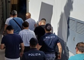 Voleva rubare borse da Vuitton a Capri, la polizia lo becca vicino la piazzetta