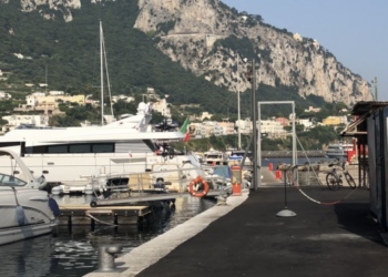 Capri, scontro sul porto: diffida al Comune, “100 famiglie senza lavoro”