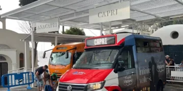 Sui bus di Capri da metà giugno addio al contante a bordo
