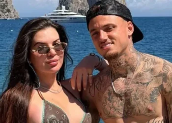 Noa Lang in vacanza a Capri: relax da sogno con la famiglia mentre il Napoli fatica