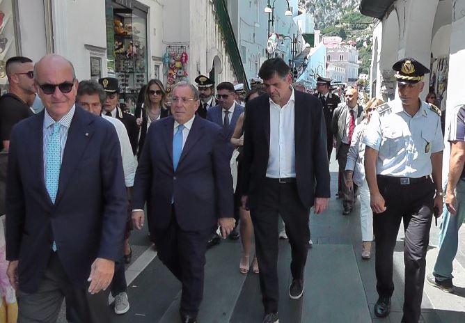 Alternative ai licenziamenti di Capri: incontro dal Prefetto