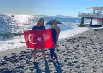 Nuoto di fondo: un’atleta turca batte anche gli uomini a Capri-Torre del Greco