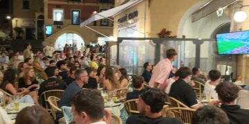 Capri, notte Mondiale in Piazzetta per la sfida tra Brasile e Marocco