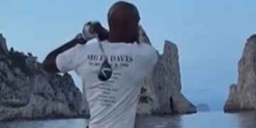Le palline di LeBron nel mare di Capri probabilmente sono idrosolubili