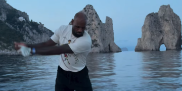 L’estate dei vip Il campione di Nba in vacanza nel golfo tra cibo e relax. L’isola lo accoglie: «Bentornato»