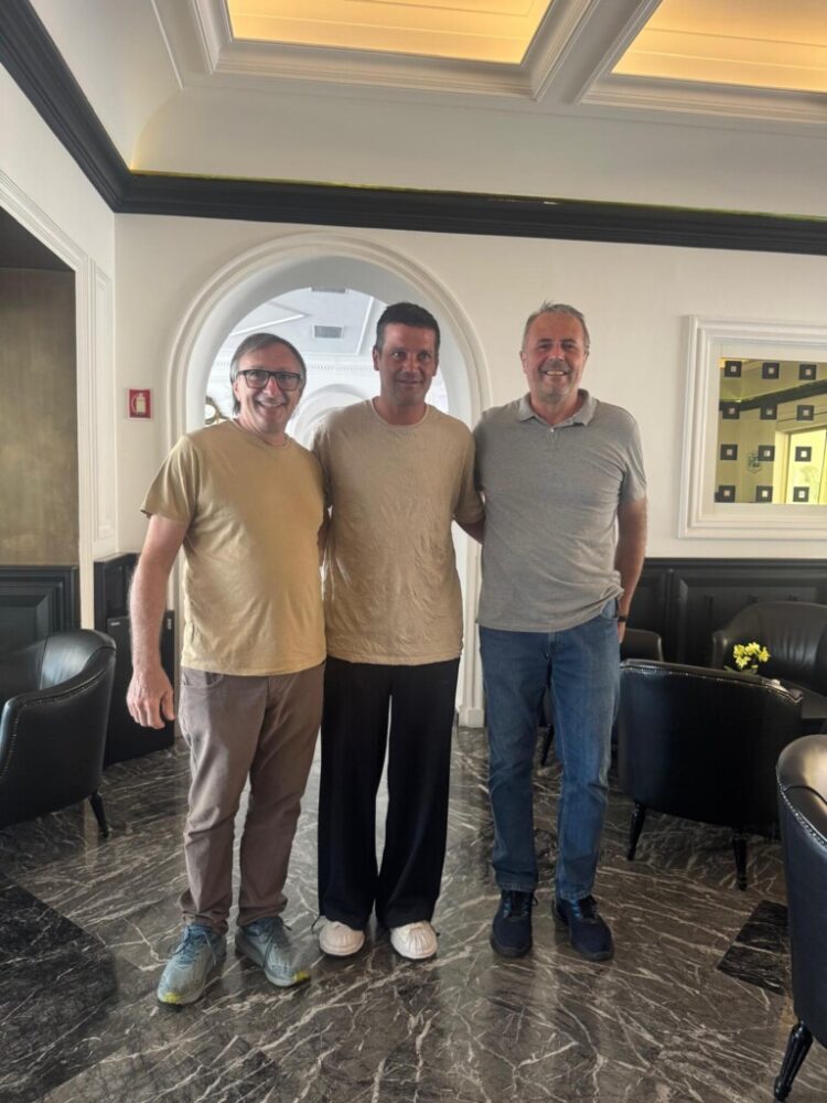 L’Inter Club del Centenario Isola di Capri con il simbolo nerazzurro del “pokerissimo” Cristian Chivu
