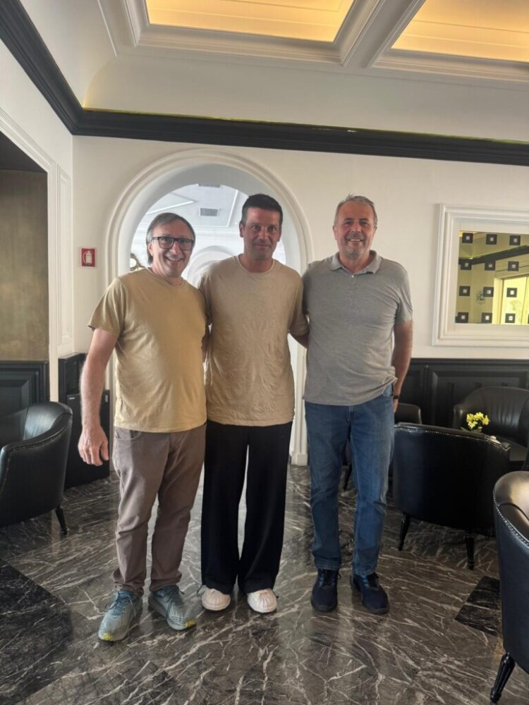 L’Inter Club del Centenario Isola di Capri con il simbolo nerazzurro del “pokerissimo” Cristian Chivu