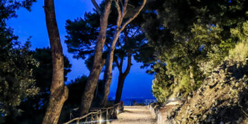 Capri, il fascino delle nuove luci a Villa Jovis: «Una magia»