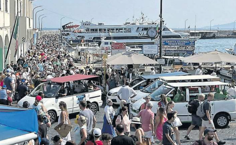 Capri, è bagarre per i taxi «Niente patto tra comuni»