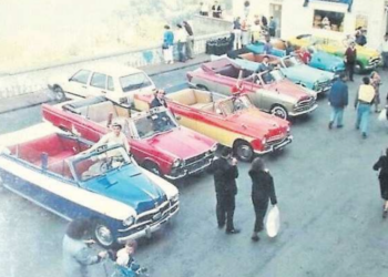 Taxi retrò, cabriolet da sette posti l’ultima idea per arginare il traffico