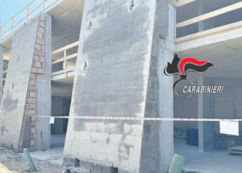 Piscina, suite e wellness blitz al Caesar Augustus «Opere abusive in hotel»