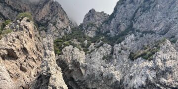 Capri, pericolo crolli: Grotta Verde off limits per bagni e barche