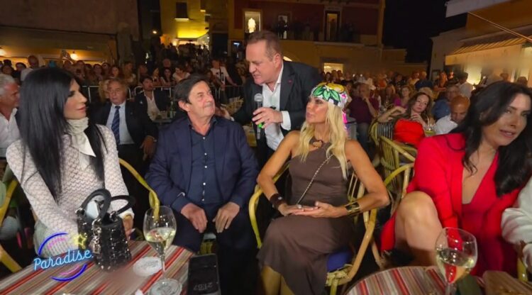 PARADISE, RAI 2 RADDOPPIA: DOMENICA ALLE 8.20 DALLA PIAZZETTA DI CAPRI