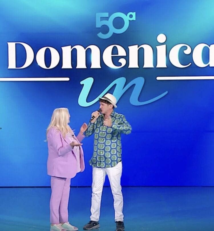 Gianluigi Lembo, l’estate inizia tra i VIP a Capri e l’abbraccio di Mara Venier a “Domenica In”