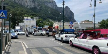 Capri: traffico in tilt sulle strade carrozzabili