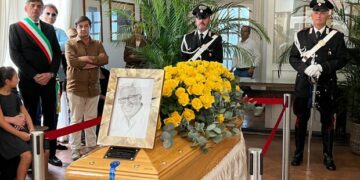 Peppino di Capri, il sindaco del comune isolano: «Vogliamo intitolare una piazza e un premio alla sua memoria»