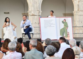 A Capri la mostra “MitoModa” celebra lo stile vacanza e i 120 anni de La Parisienne (Photogallery)