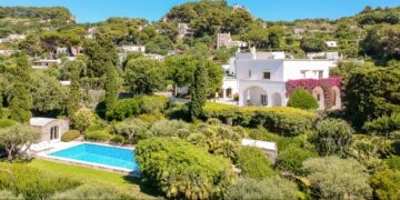 George Clooney compra la villa di Totò a Capri?