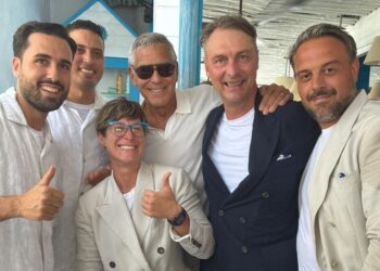 Tutti pazzi per Clooney, vacanza caprese tra mare, aragoste e relax