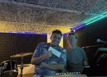 TEATRO: CLAUDIO AMITRANO E MICHELE DI SARNO IN UNO STRANO VIAGGIO TRA LE PAROLE DELLA MUSICA