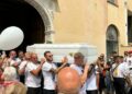 Investito da un taxi a Capri, a Boscoreale l’ultimo saluto a Giuseppe Riccardi: «La morte non ha vinto»