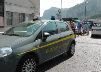 A Capri e iper turismo e sanzioni per alloggi irregolari