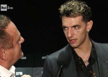 PARADISE, RAI 2 CON ACHILLE LAURO, BANFI, E CALÀ TRA VENEZIA E LA SARDEGNA, Venerdì h. 00:20 il late-night-show di Pascal Vicedomini dedicato a tutto quanto fa cultura, spettacolo e attualità.