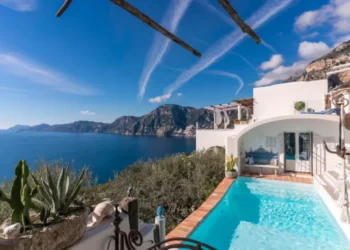 Da Capri a Porto Cervo, passando per il lago di Como e Vietri sul Mare: le proprietà di lusso più costose d’Italia che valgono milioni