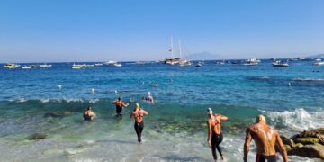 Capri-Napoli, un azzurro va a caccia del record