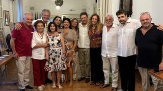 Grande successo a Capri per l’apertura della mostra “Volti e immagini di un’isola”: tra arte, teatro e valorizzazione del talento locale (Gallery)