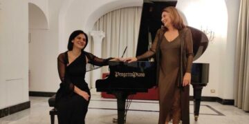 Sala Capri del Grand Hotel Quisisana, concerto di pianoforte a quattro mani in memoria del professor Vincenzo Cuomo