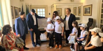 Gita a Capri della Scuola IC3 del Parco Verde di Caivano Visita in Comune