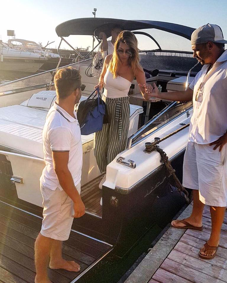 Aida Yespica, vacanza da single a Capri