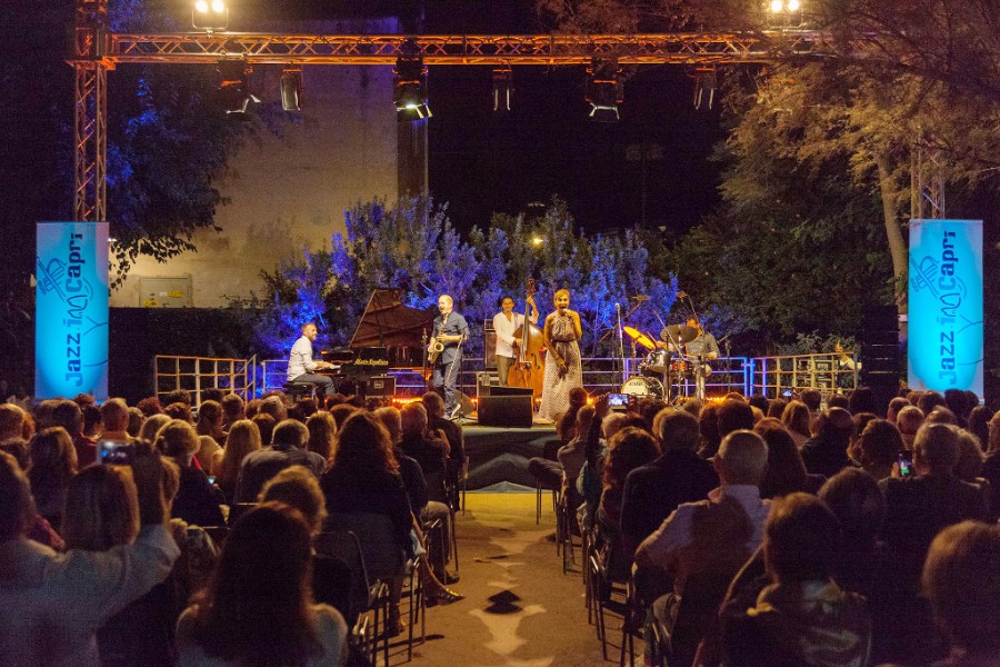 Agosto a Capri si conclude all’insegna del jazz, nei Giardini della Flora Caprense, con la tre giorni della rassegna “Jazz Inn Capri” giunta alla sua VIII edizione