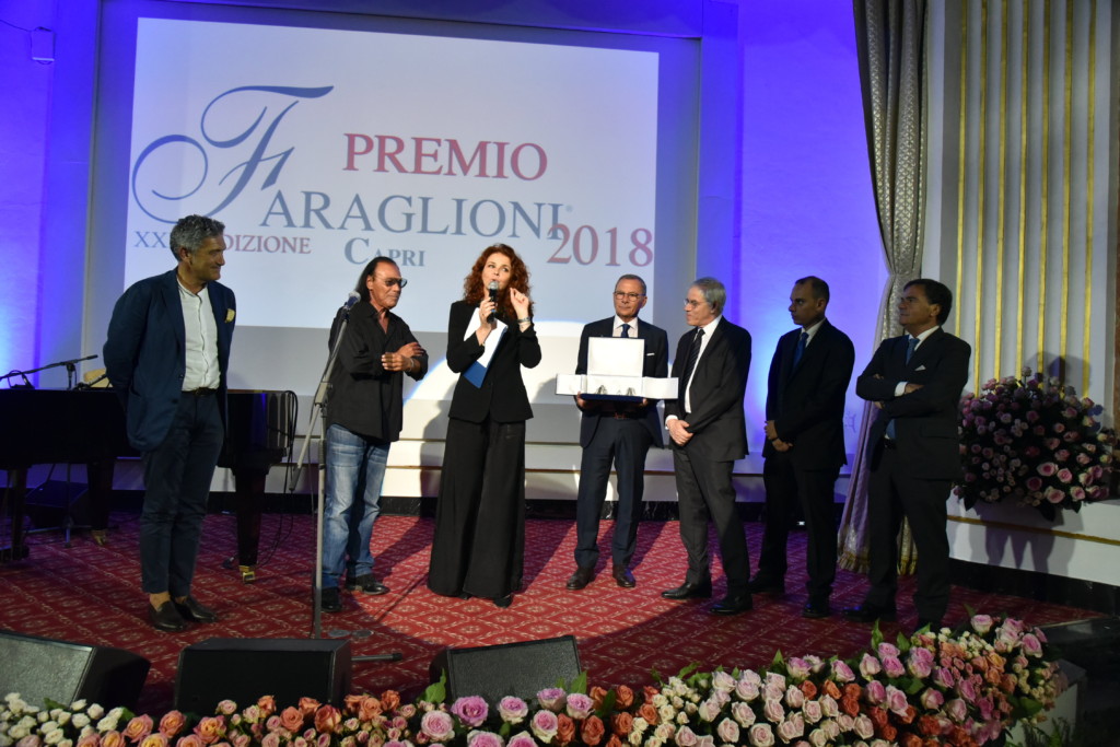 Capri: consegnato il Premio Faraglioni 2018 ad Antonello Venditti nel teatro del Grand Hotel Quisisana
