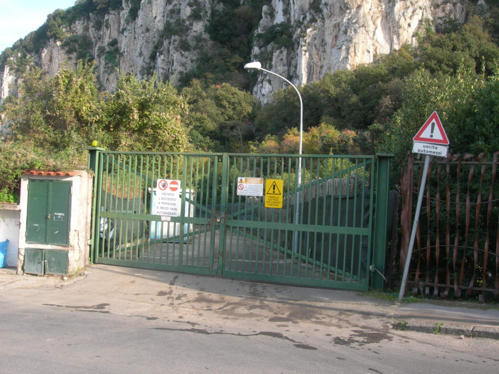 Rifiuti e scoli fognari, il Noe boccia Capri denunciato manager