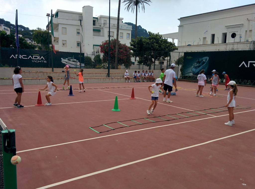 Capri, piccoli tennisti crescono: patto con l’Academy della racchetta