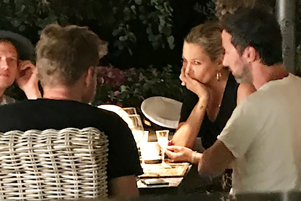 Capri-Ischia Kate Moss inseguita da paparazzi