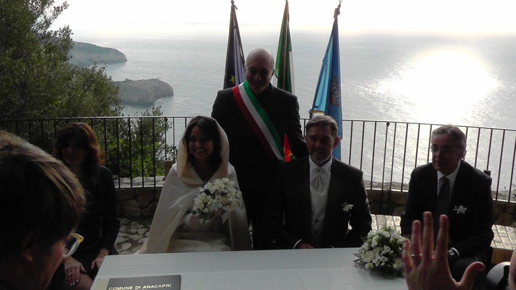 L’attore Fabio Testi sposa ad Anacapri sul belvedere di Damecuta la gallerista Antonella Liguori