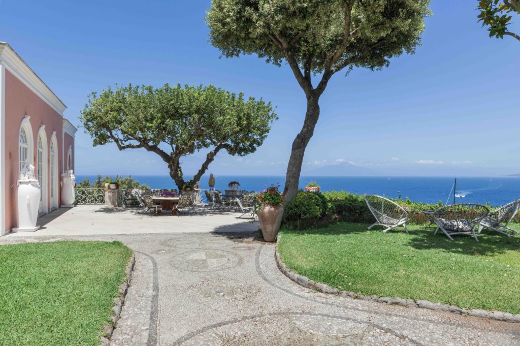 Capri: in vendita Villa Bismarck, 24 milioni di glamour