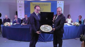 ambasciatore manzo premiato dal sindaco di anacapri cerrotta