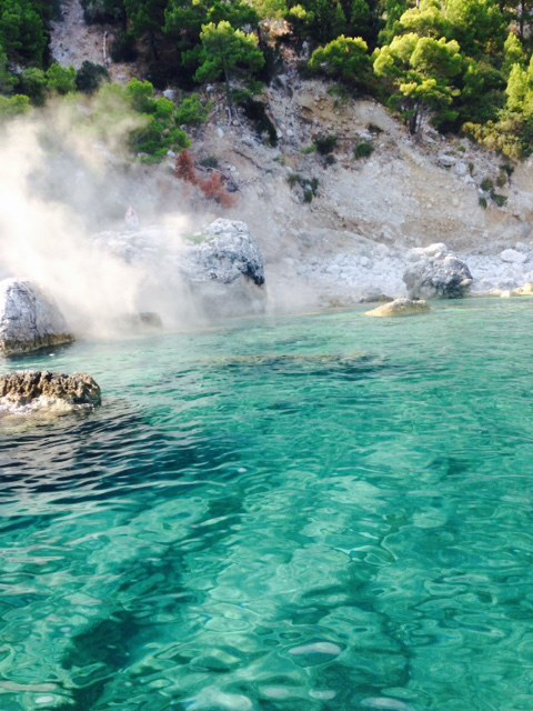 Frana a Cala Ventroso paura per i diportisti a Capri.