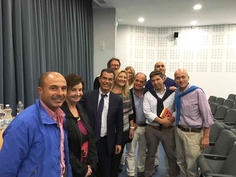 “Writers in Residence”: protagonisti della terza edizione, con gli alunni del Munthe, Alessia Gazzola e Giovanni Floris