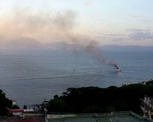 incendio-yacht-de-laurentiis