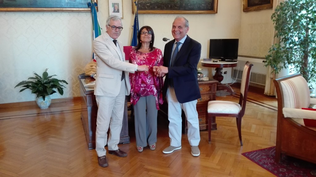 Guerra traffico, i sindaci di Capri ed Anacapri firmano la pace in Prefettura