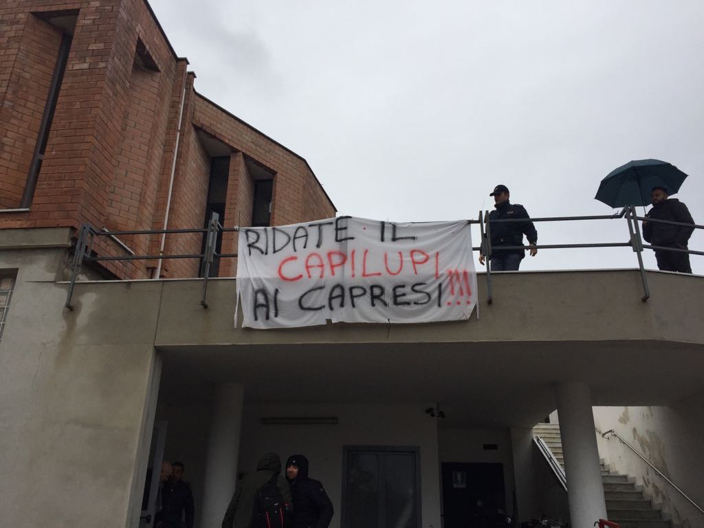 Capilupi, il giallo degli striscioni comparsi in piena notte